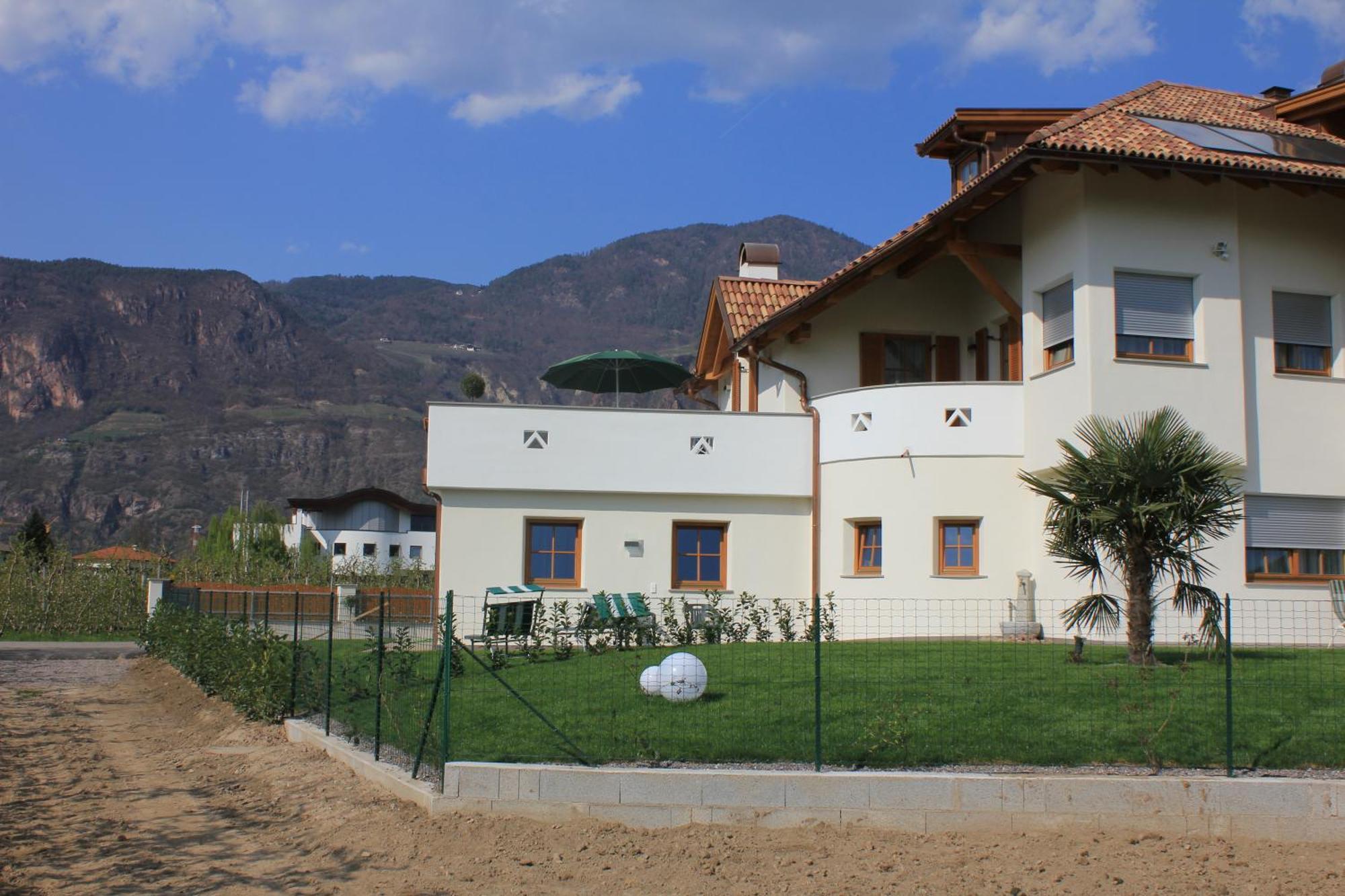 Apartments Klotz Bolzano Bagian luar foto
