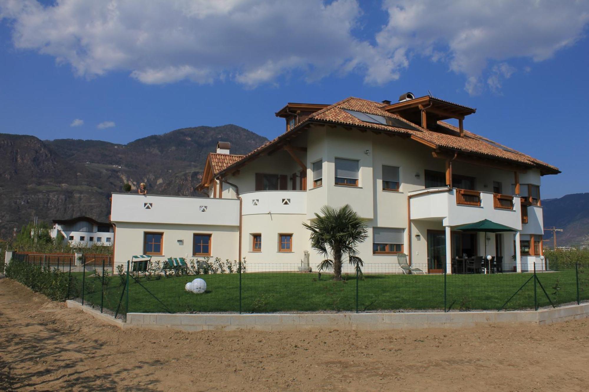 Apartments Klotz Bolzano Bagian luar foto