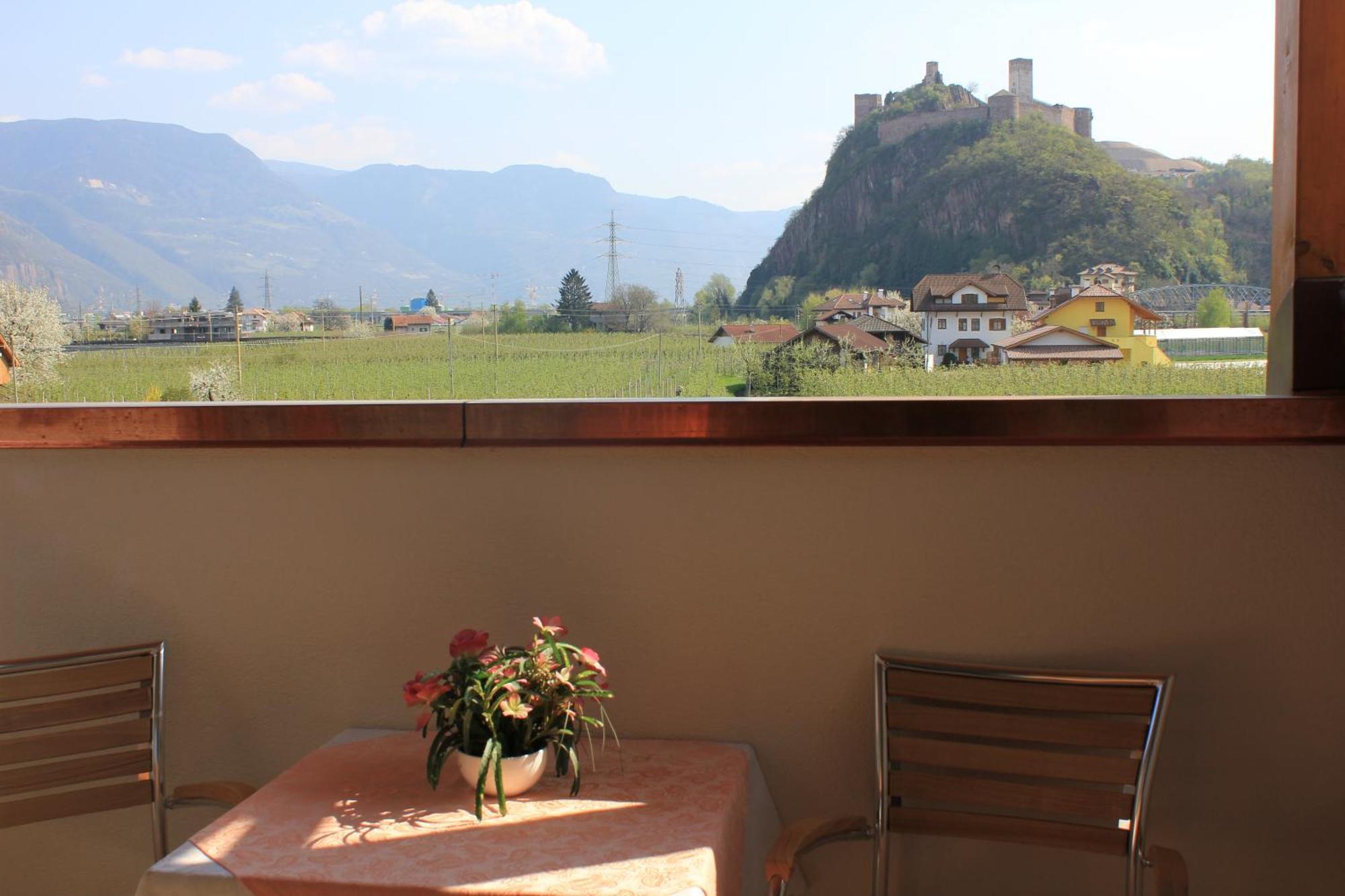 Apartments Klotz Bolzano Bagian luar foto